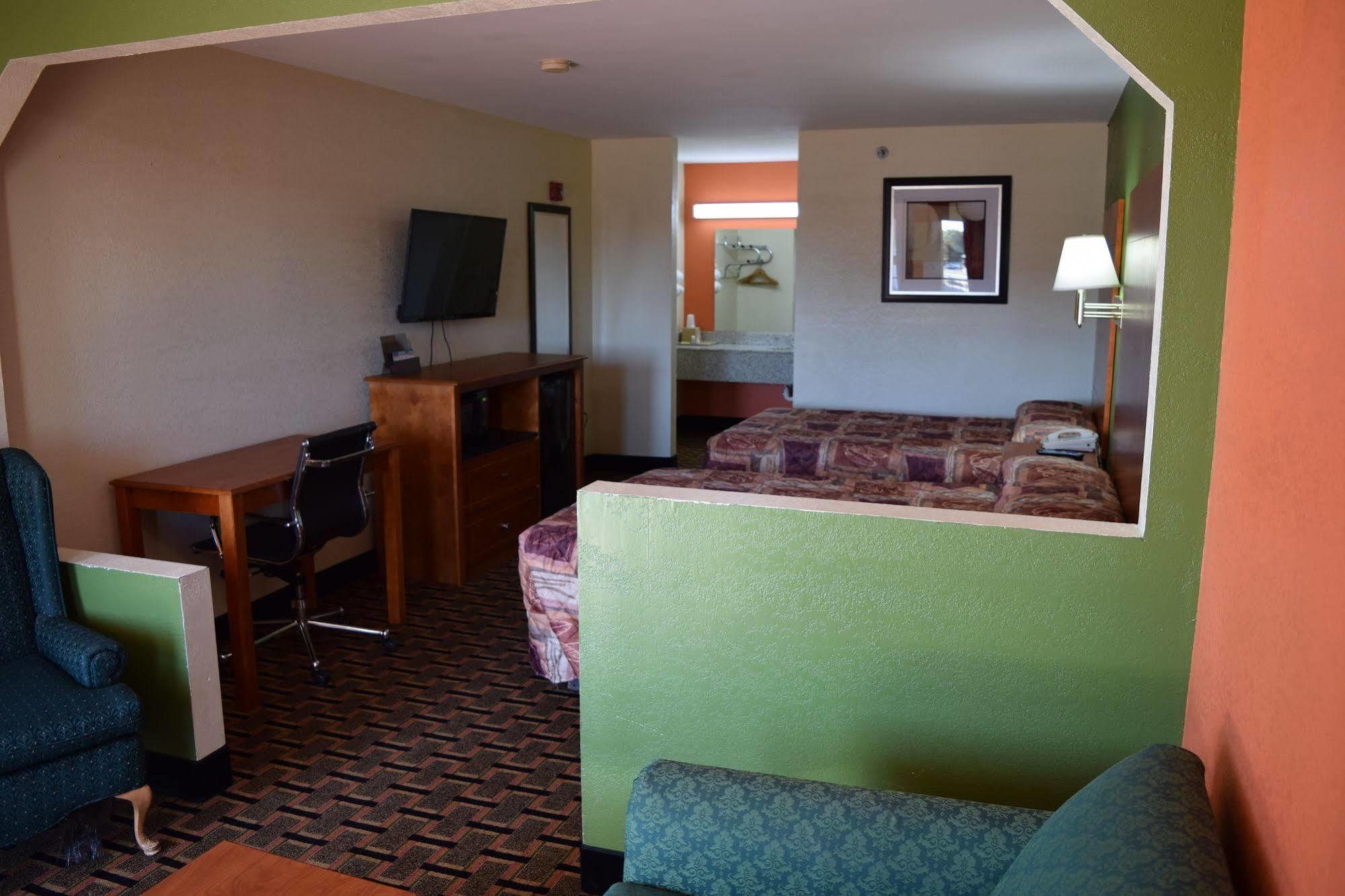 Royal Inn & Suites ดักลาสวิลล์ ภายนอก รูปภาพ