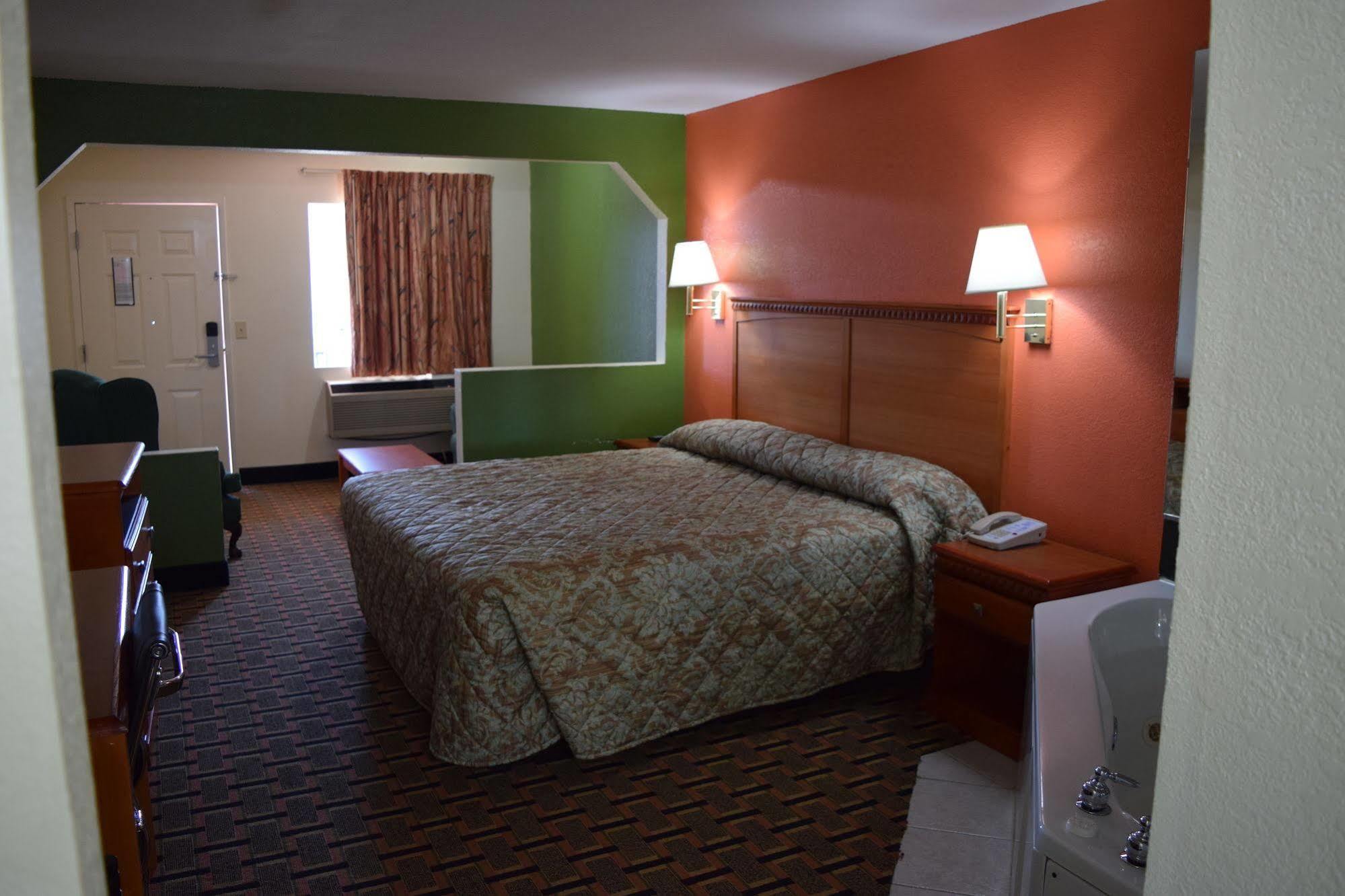 Royal Inn & Suites ดักลาสวิลล์ ภายนอก รูปภาพ