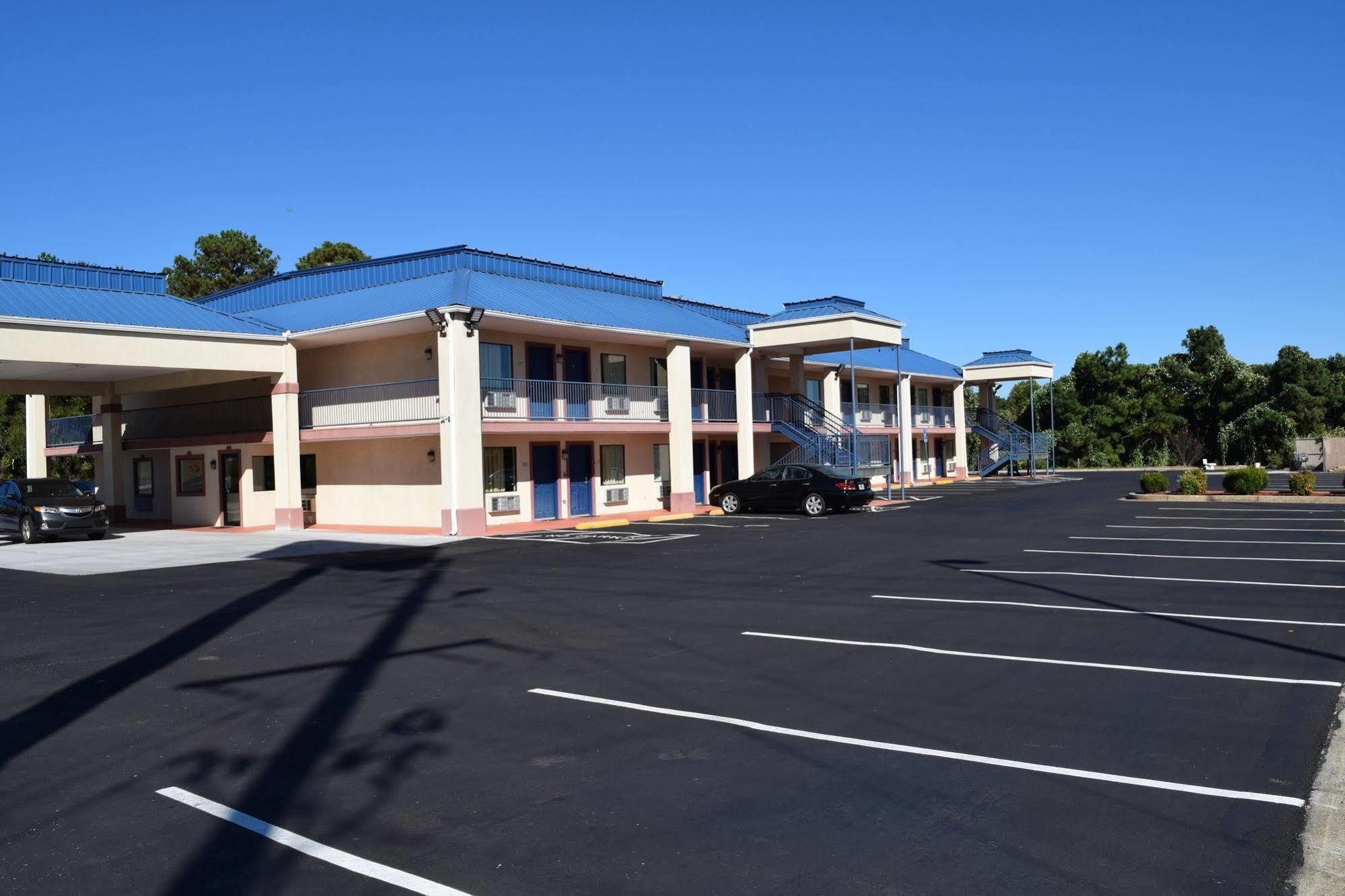 Royal Inn & Suites ดักลาสวิลล์ ภายนอก รูปภาพ
